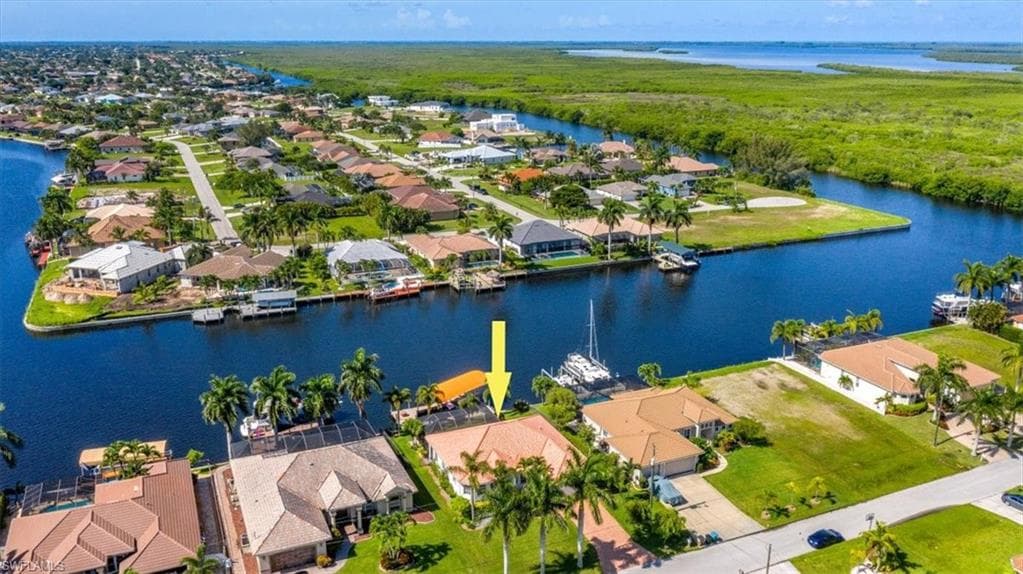2902 25th ST CAPE CORAL, FL 33914