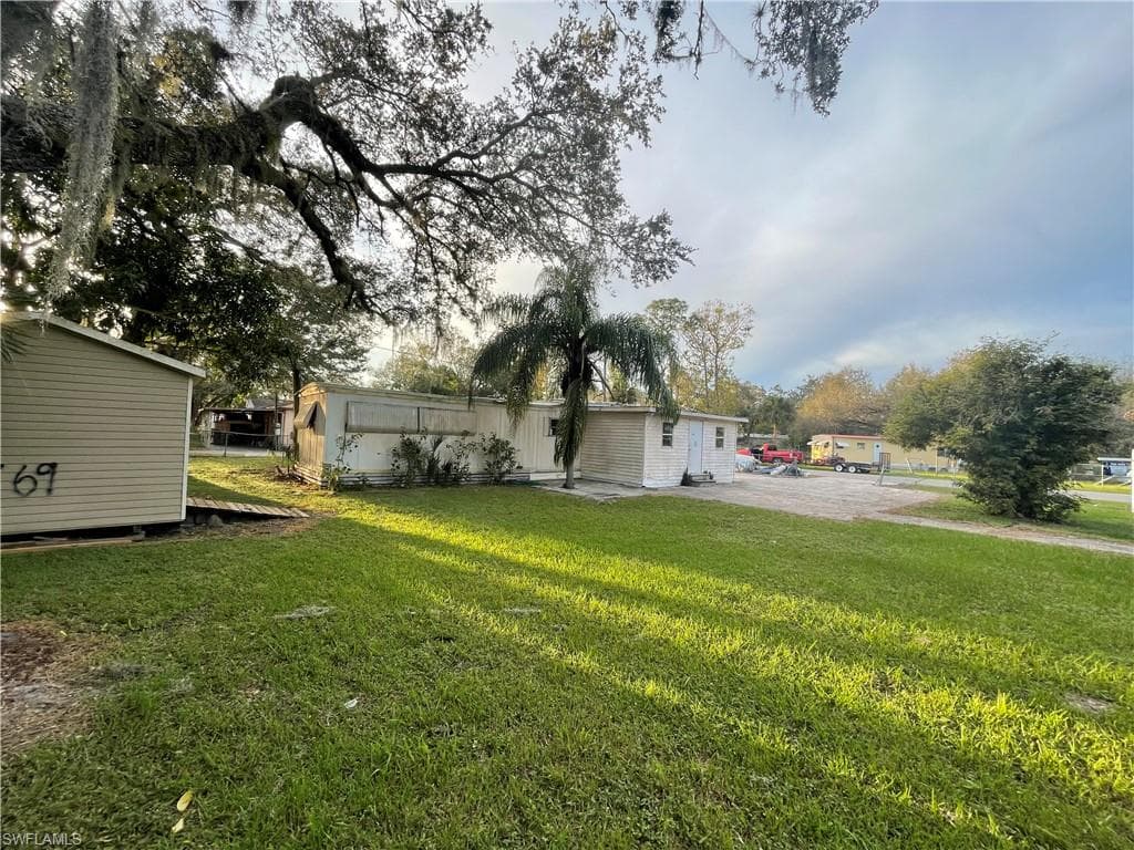 784 Maddox ST LABELLE, FL 33935
