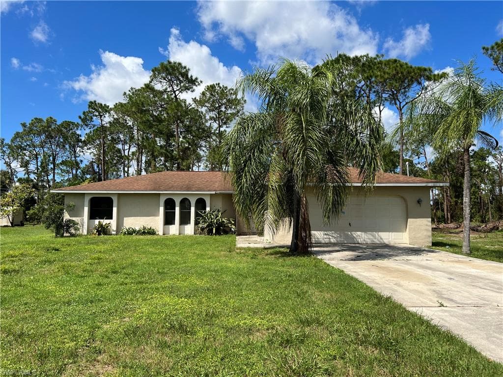 305 Robert AVE LEHIGH ACRES, FL 33936