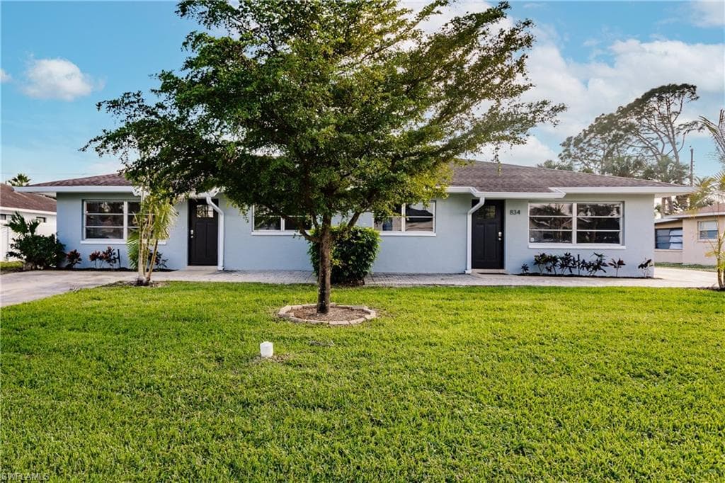 834 99th AVE N NAPLES, FL 34108