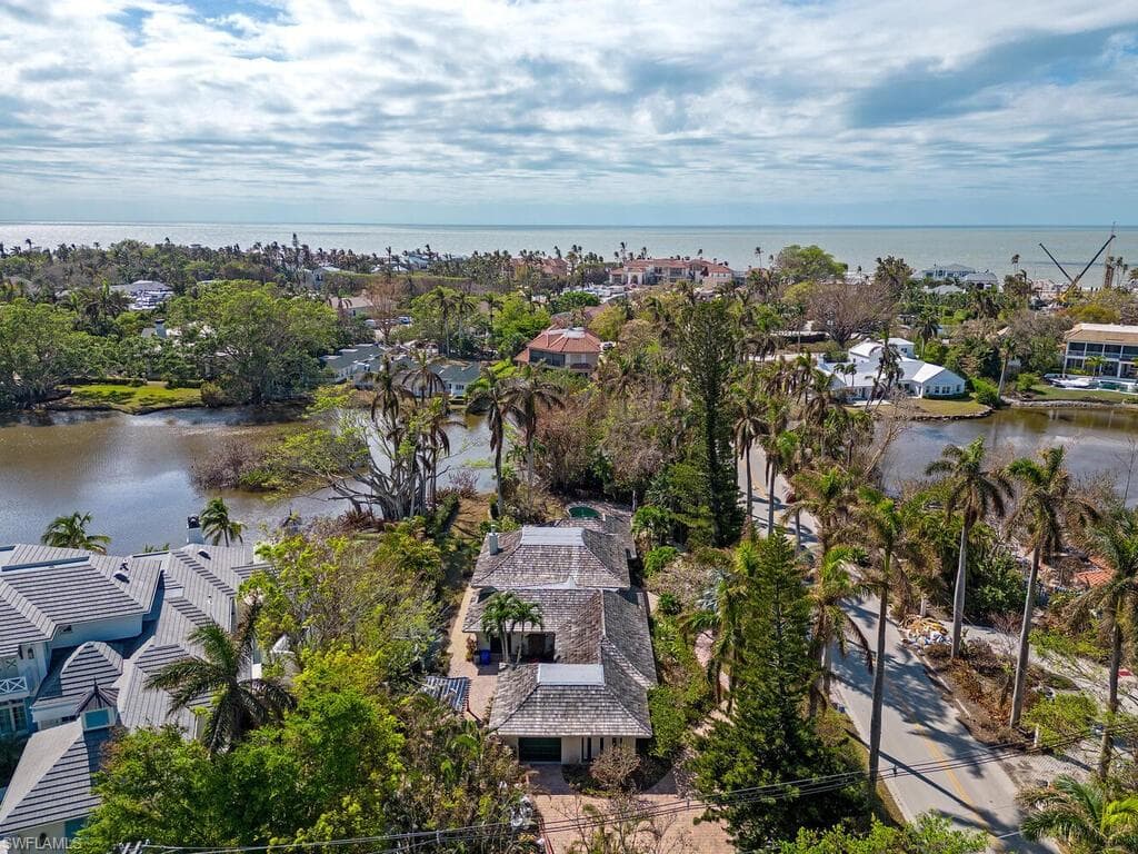 336 GALLEON DR NAPLES, FL 34102