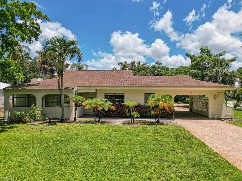 285 Central AVE NAPLES, FL 34102