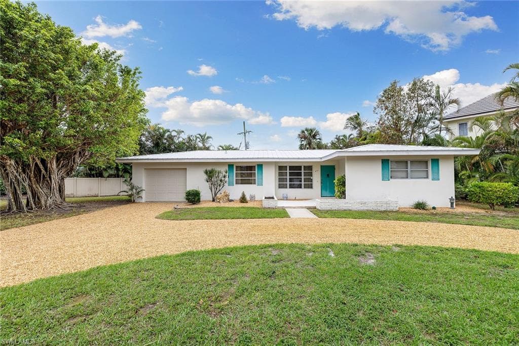 461 Palm CIR W NAPLES, FL 34102