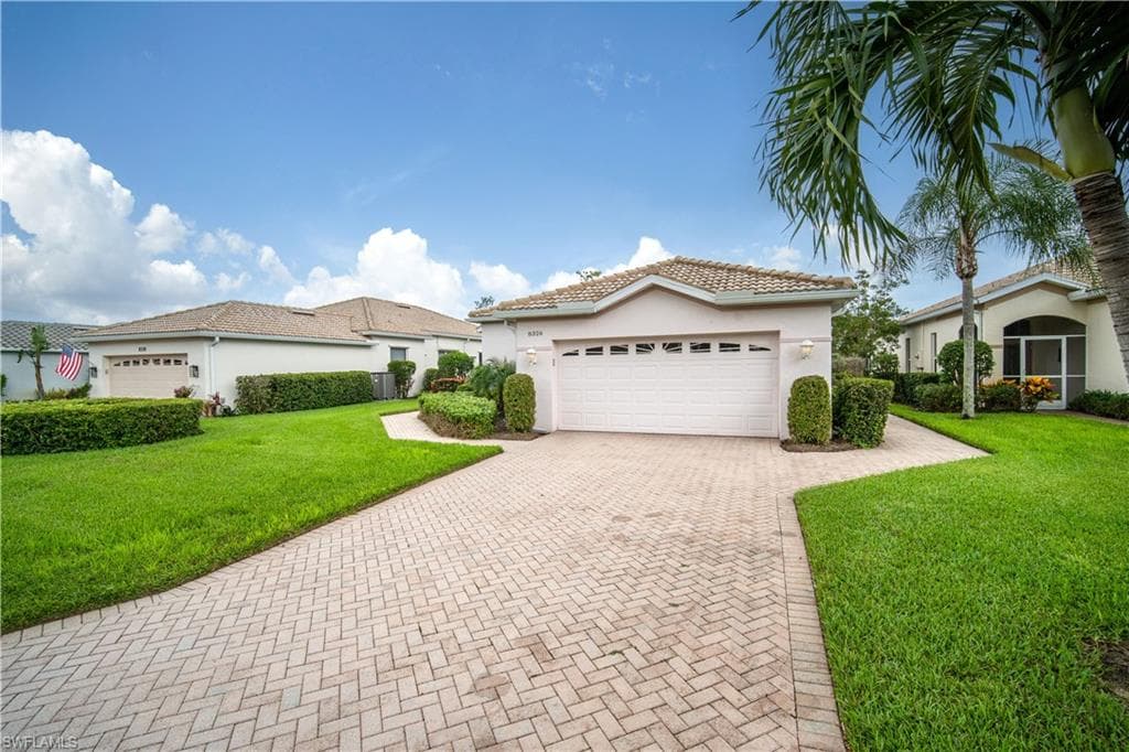 8326 Danbury BLVD NAPLES, FL 34120