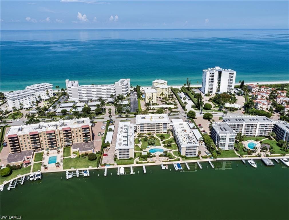 3450 Gulf Shore BLVD N 305 NAPLES, FL 34103