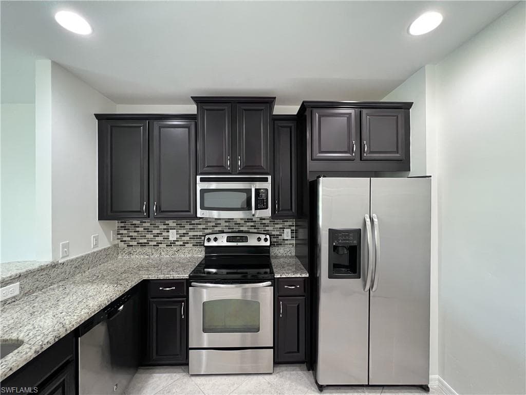 3819 Clearbrook LN FORT MYERS, FL 33966