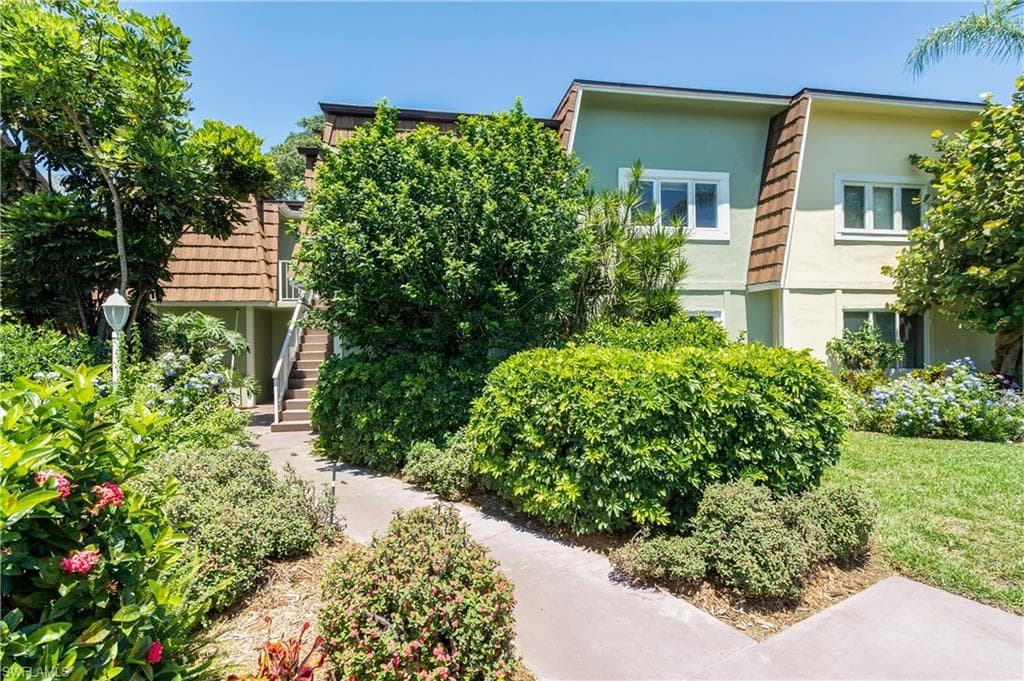 421 Meadowlark LN 421B NAPLES, FL 34105