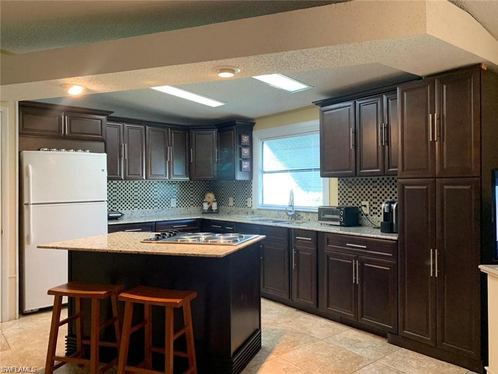 242 Grosbeak LN 242 NAPLES, FL 34114