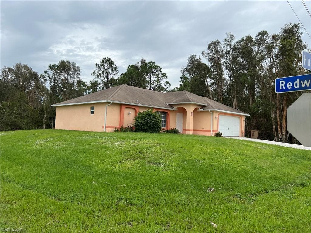 947 Hunter ST E LEHIGH ACRES, FL 33974