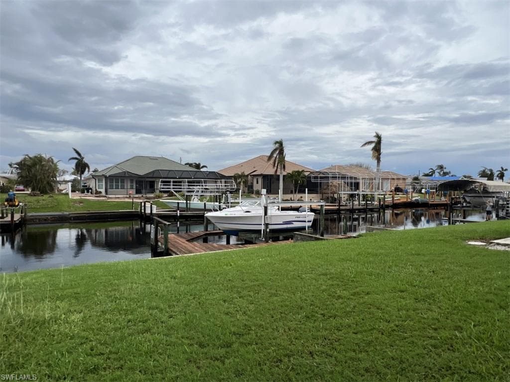 5213 SW 8th CT CAPE CORAL, FL 33914