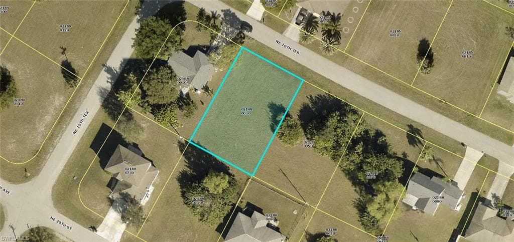 2032 NE 20th TER CAPE CORAL, FL 33909