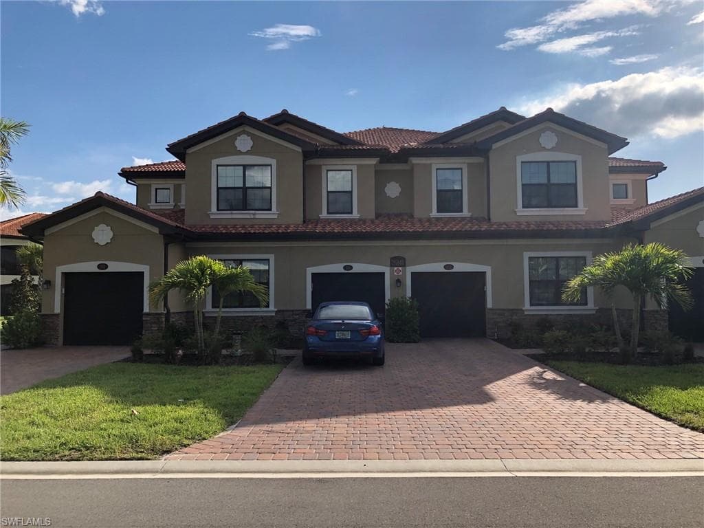 26141 Palace LN 201 BONITA SPRINGS, FL 34135