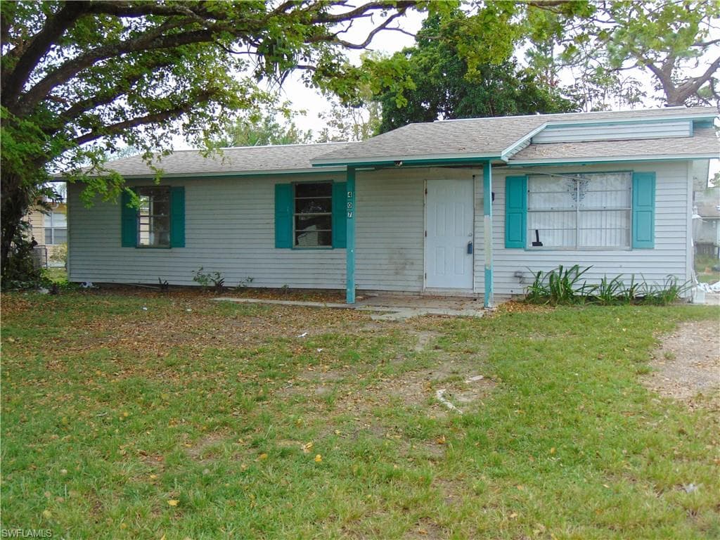 407 Morgan CIR S LEHIGH ACRES, FL 33936