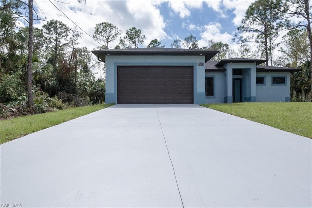 3211 50th ST W LEHIGH ACRES, FL 33971