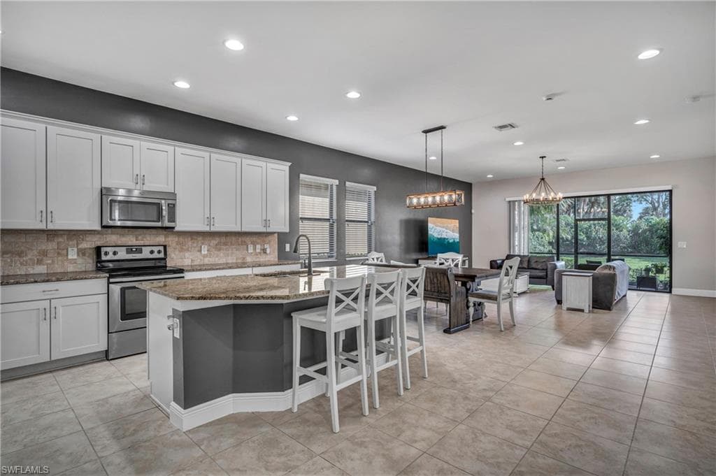 10604 Essex Square BLVD FORT MYERS, FL 33913