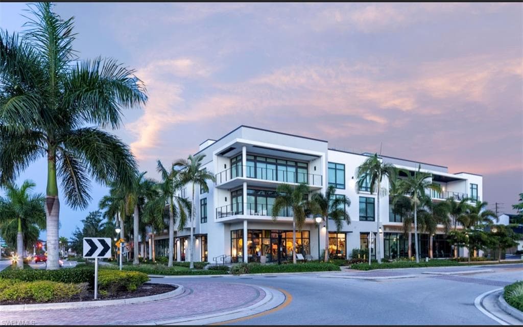 850 Central AVE 211 NAPLES, FL 34102