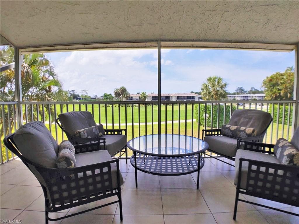 108 Penny LN 764 NAPLES, FL 34112