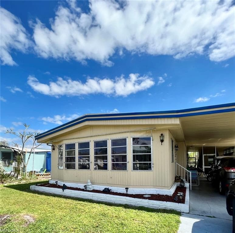 728 Knotty Pine CIR NORTH FORT MYERS, FL 33917