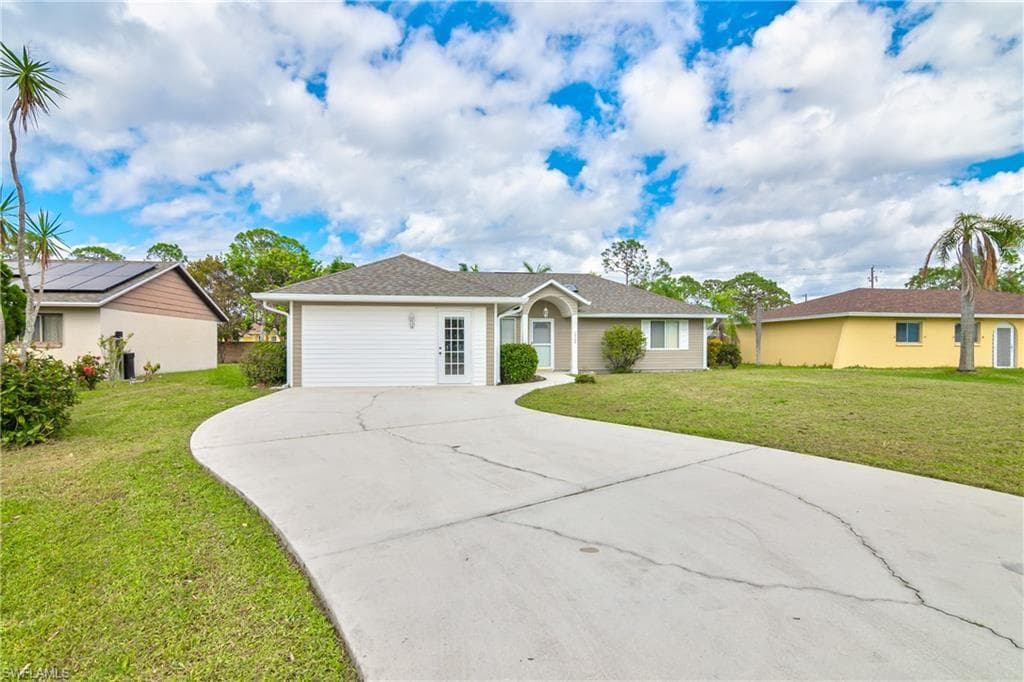 10208 Shade Tree CT BONITA SPRINGS, FL 34135