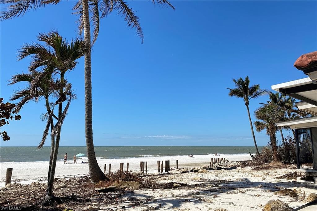 450 Gulf Shore BLVD S NAPLES, FL 34102