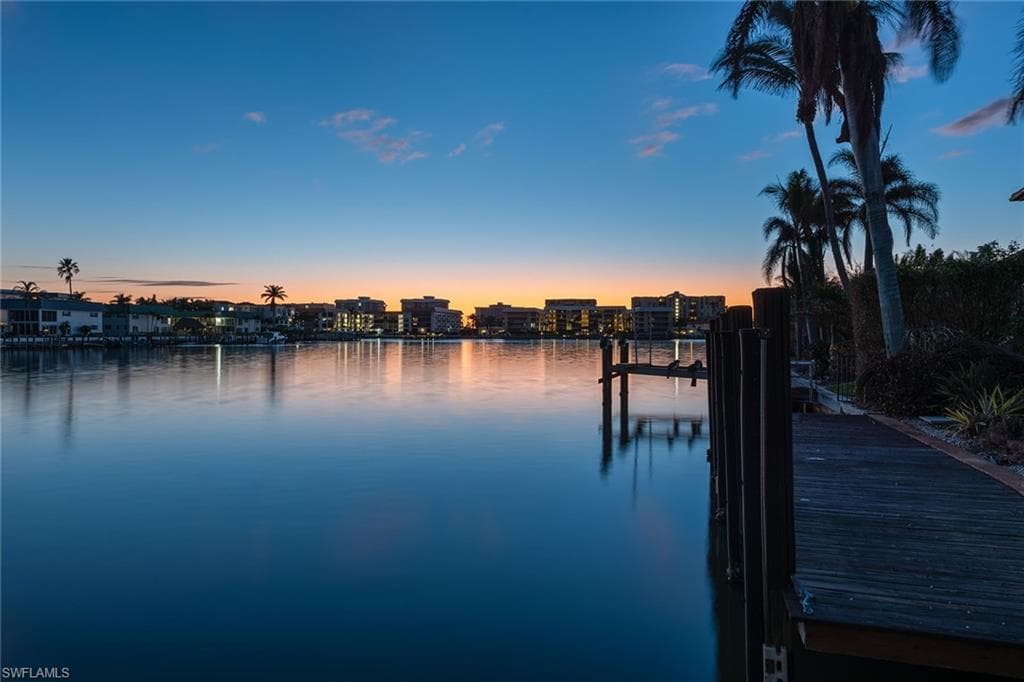 262 Bay PT NAPLES, FL 34103