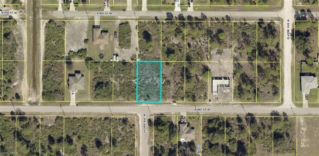 2710 42nd ST W LEHIGH ACRES, FL 33971