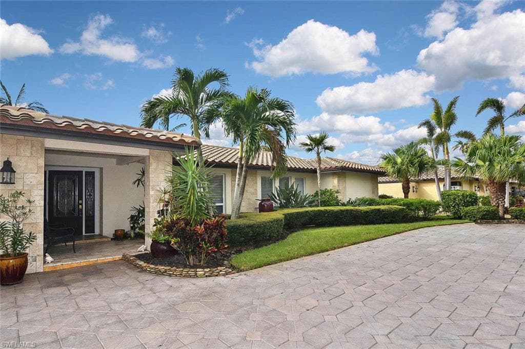 4850 Sherry LN FORT MYERS, FL 33908