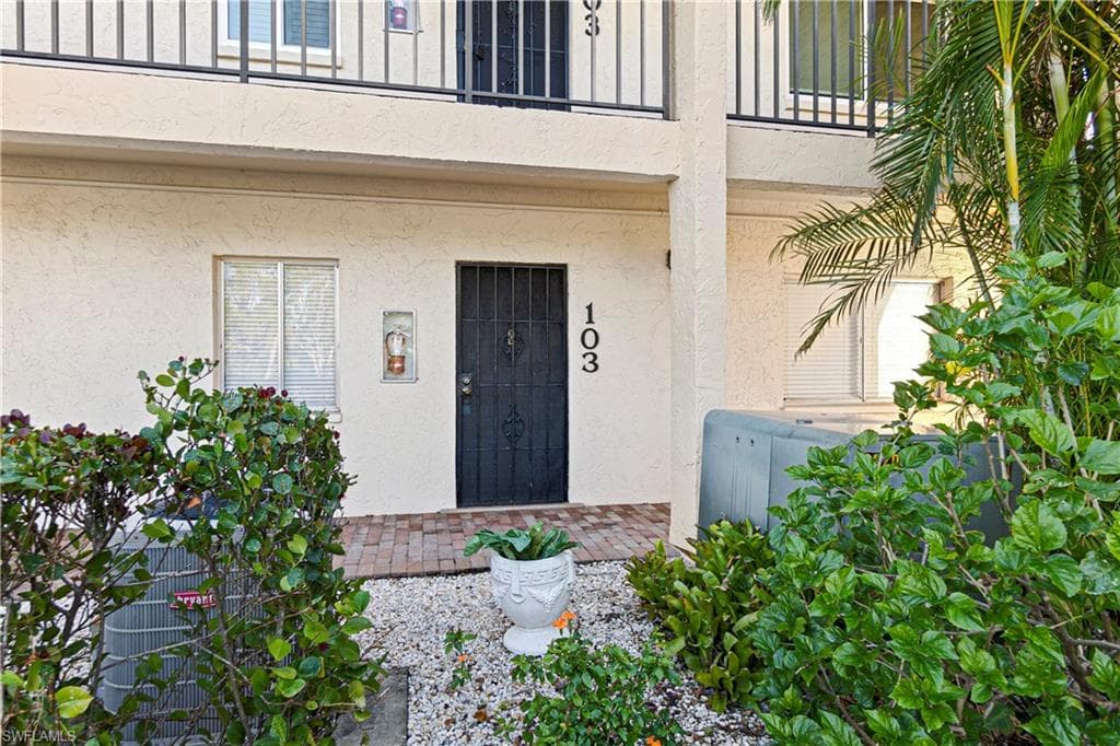 6184 Michelle WAY A1-103 FORT MYERS, FL 33919