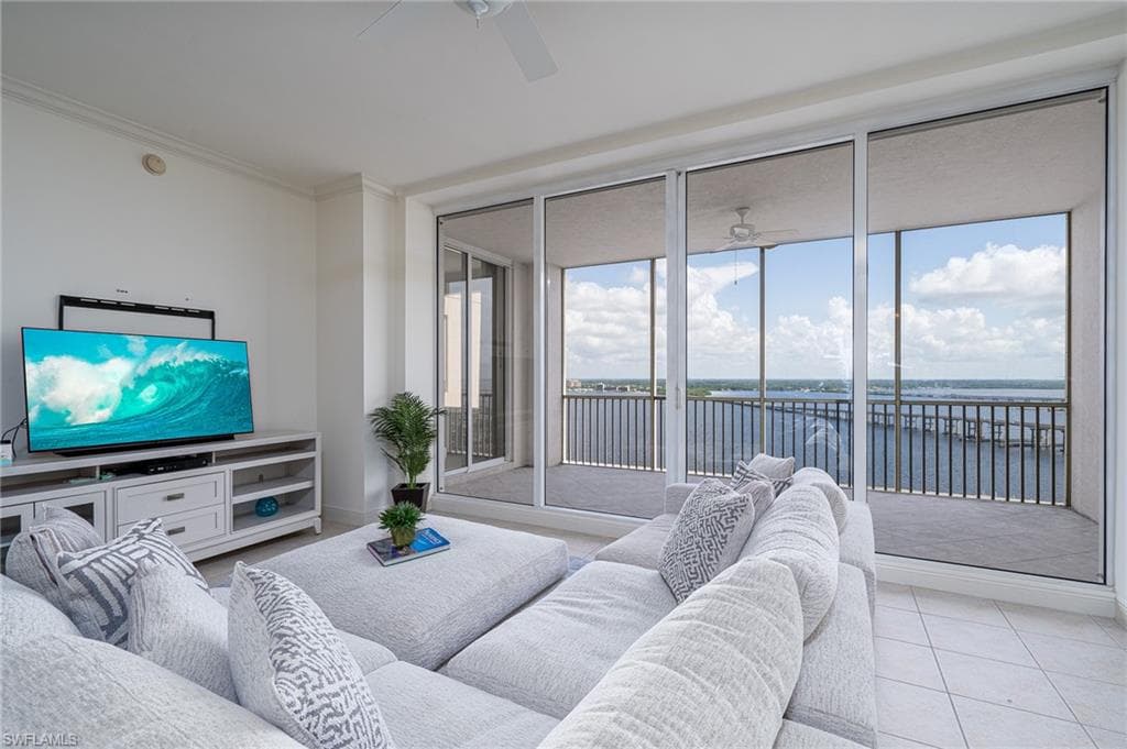 2090 W 1st ST I2109 FORT MYERS, FL 33901