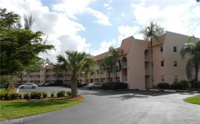 400 Forest Lakes BLVD 204 NAPLES, FL 34105