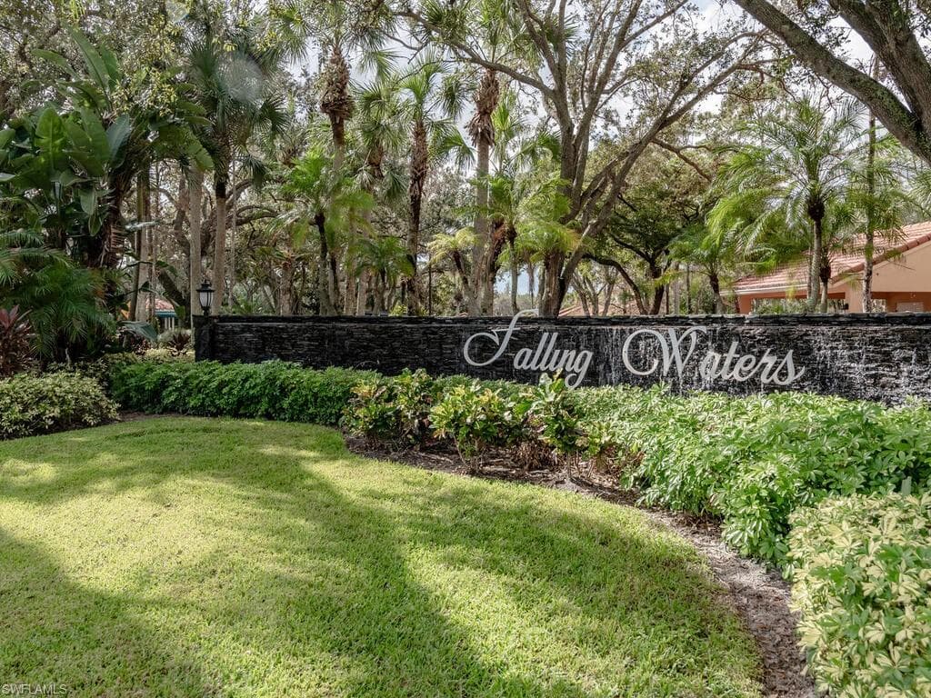 2448 Hidden Lake DR 1106 NAPLES, FL 34112