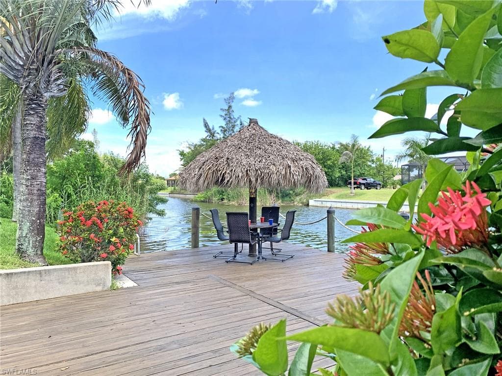 402 SW 28th ST CAPE CORAL, FL 33914
