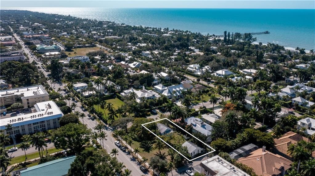 273 10th AVE S NAPLES, FL 34102
