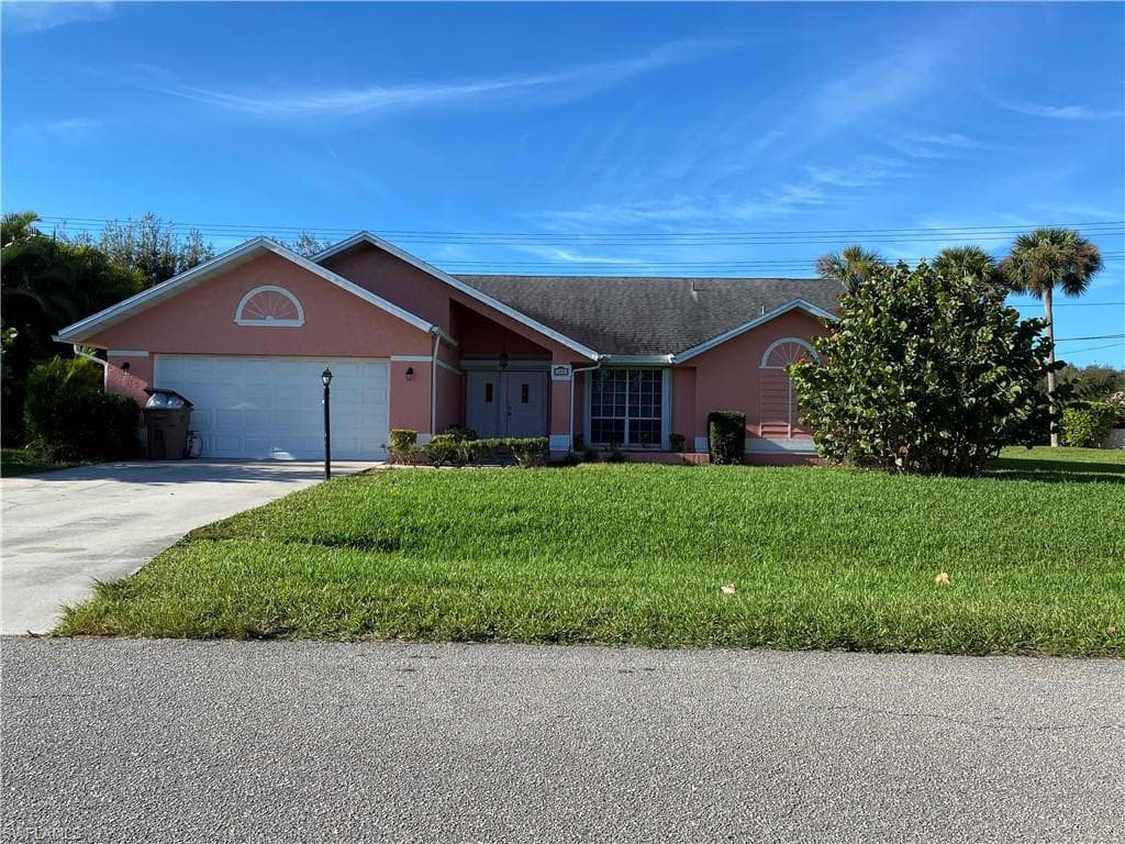 674 Morningmist LN LEHIGH ACRES, FL 33974