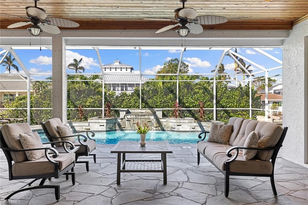 1900 Sandpiper ST NAPLES, FL 34102