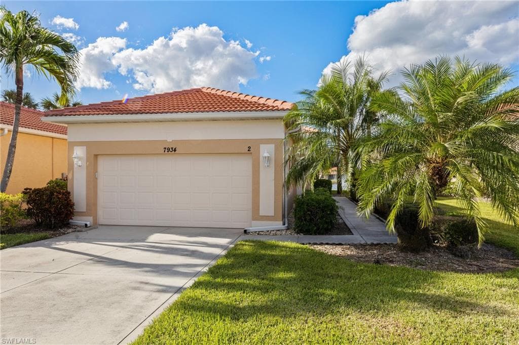 7934 Haven DR 7-2 NAPLES, FL 34104