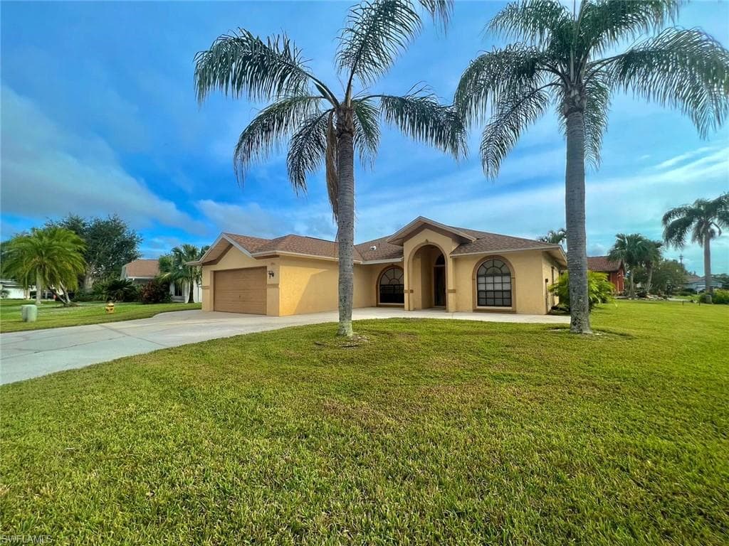 3911 MARYANN WAY ESTERO, FL 33928