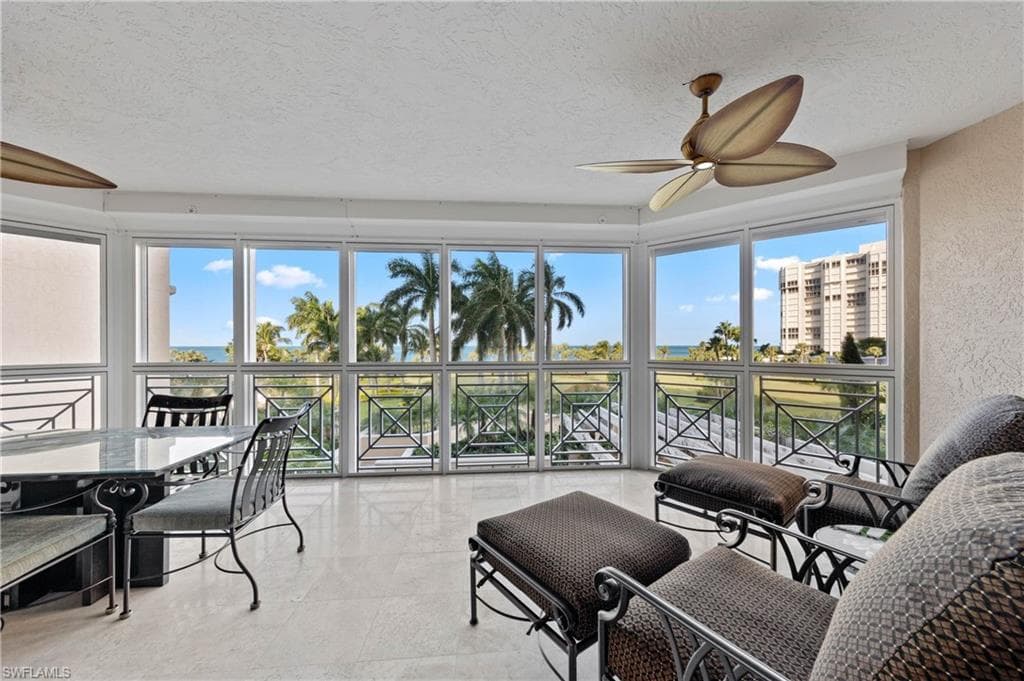 4021 Gulf Shore BLVD N 202 NAPLES, FL 34103