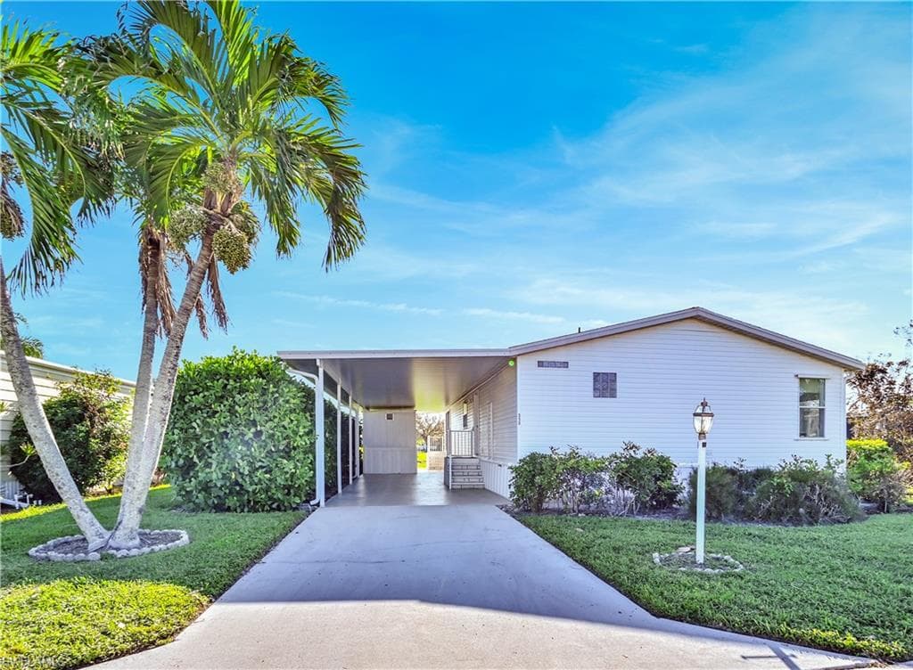 550 Charlemagne BLVD NAPLES, FL 34112