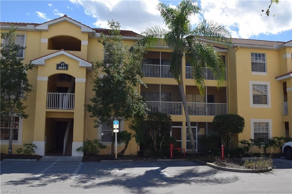 4645 Saint Croix LN 1313 NAPLES, FL 34109