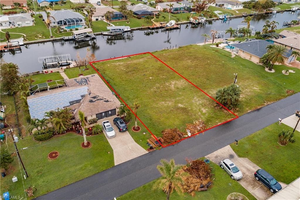 1319 SE 17th ST CAPE CORAL, FL 33990