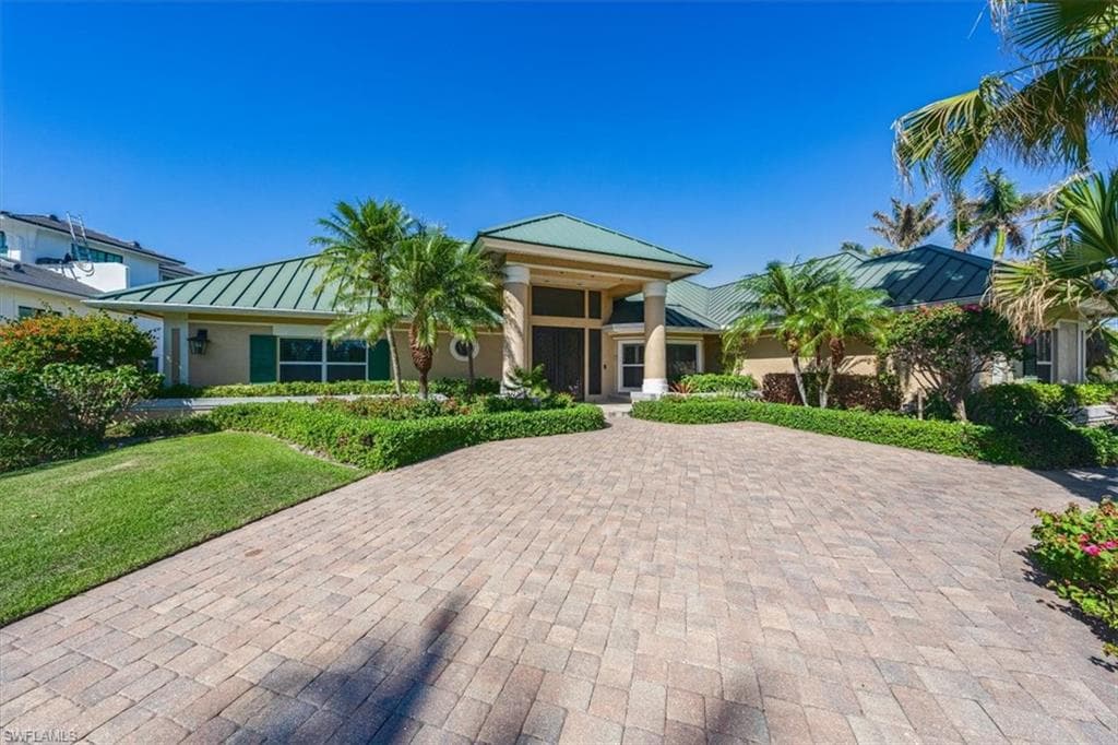 405 Neapolitan WAY NAPLES, FL 34103
