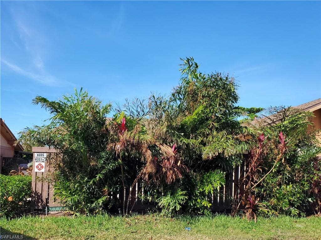 6335 Royal Woods DR FORT MYERS, FL 33908