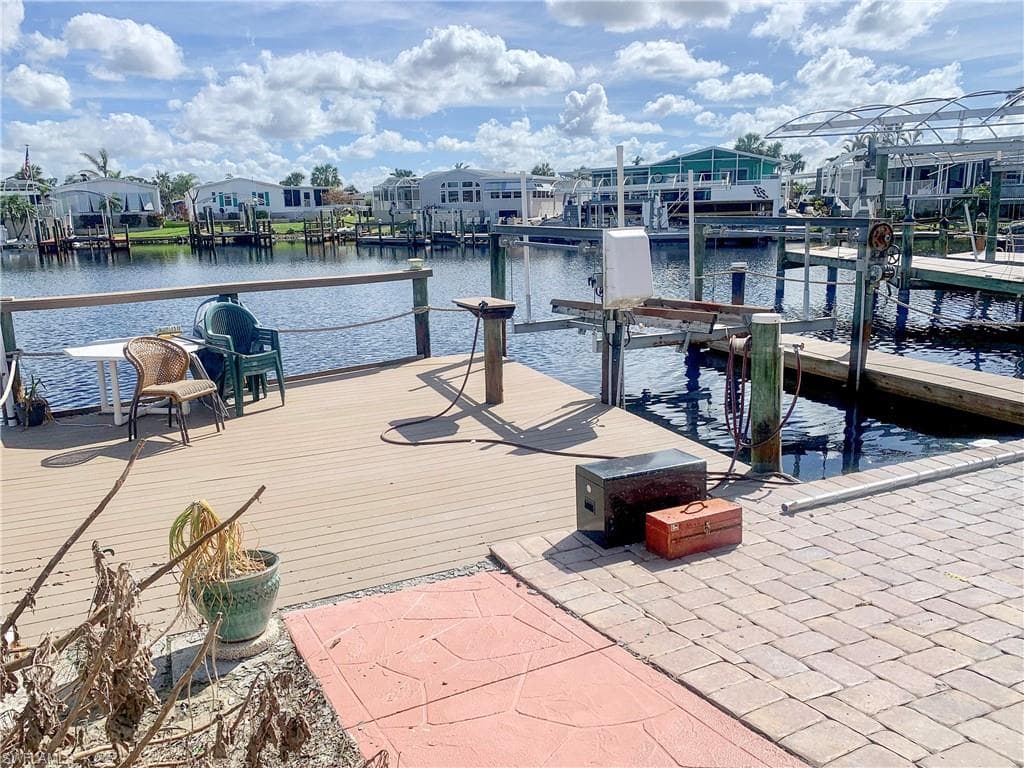 17561 Bryan CT FORT MYERS BEACH, FL 33931