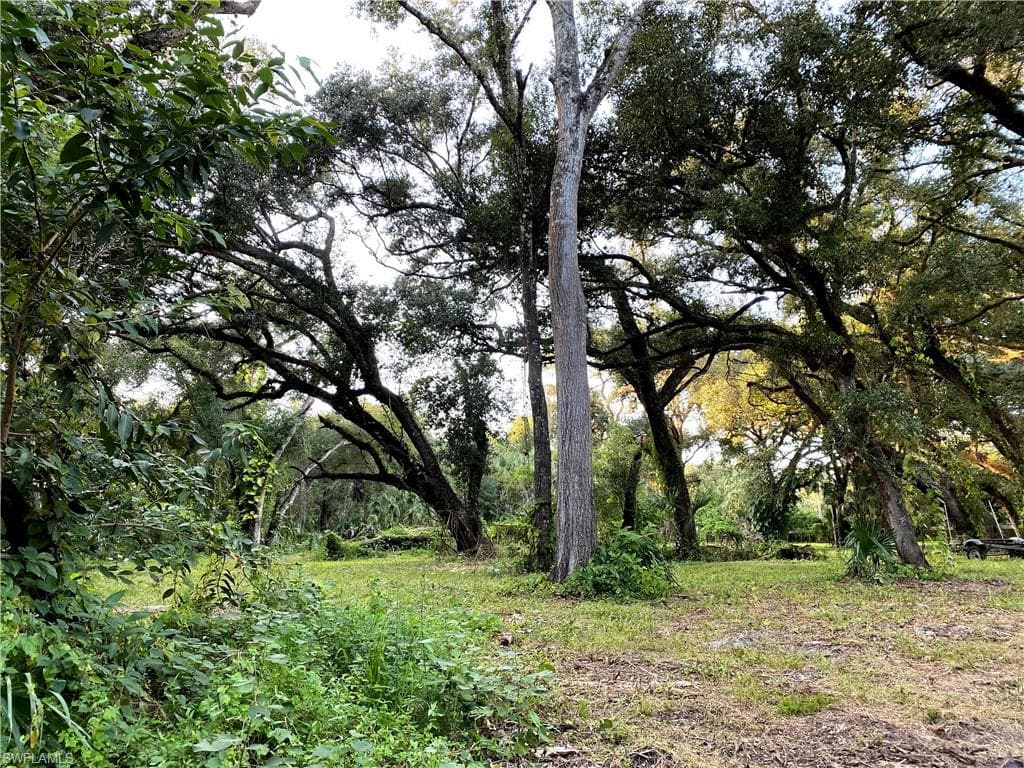 5631 Mackaboy CT FORT MYERS, FL 33905