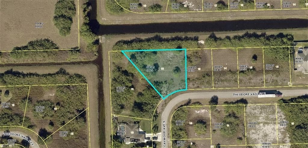 609 Theodore Vail ST E LEHIGH ACRES, FL 33974