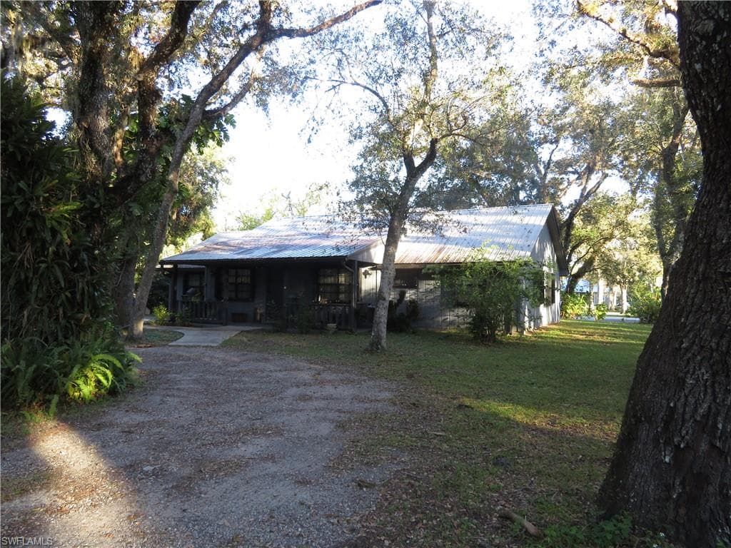 396 E Yeomans AVE LABELLE, FL 33935