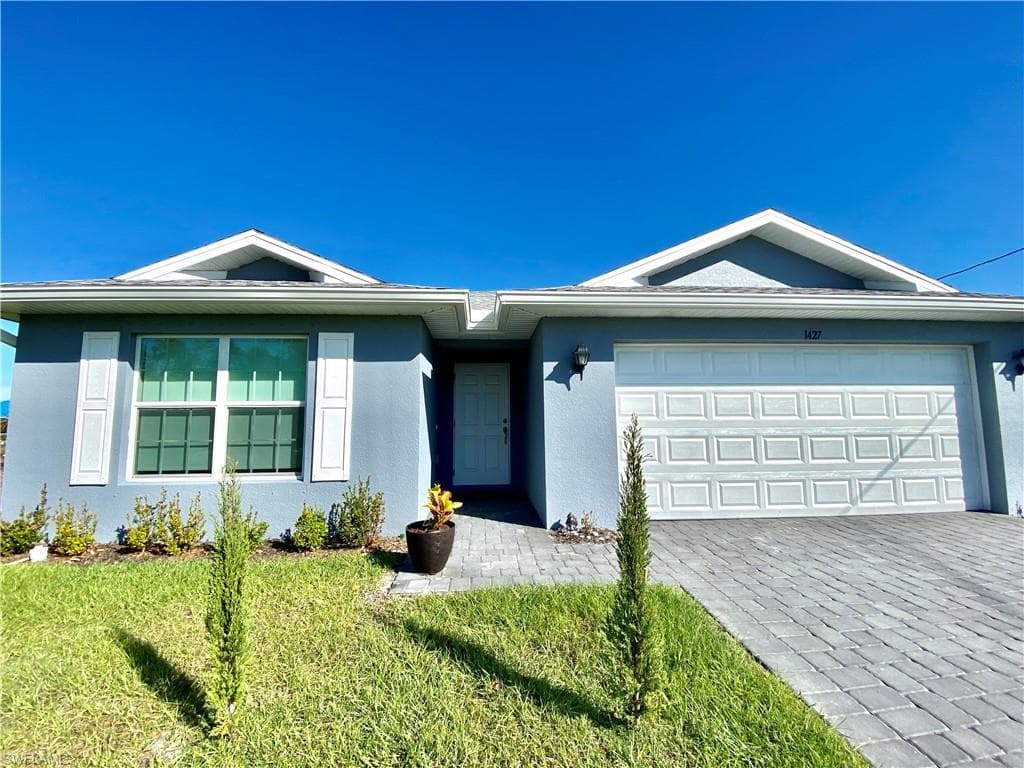 1427 NE 33rd TER CAPE CORAL, FL 33909