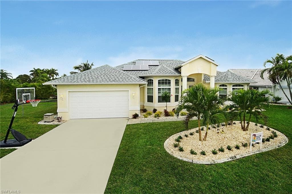 3823 SE 12th PL CAPE CORAL, FL 33904