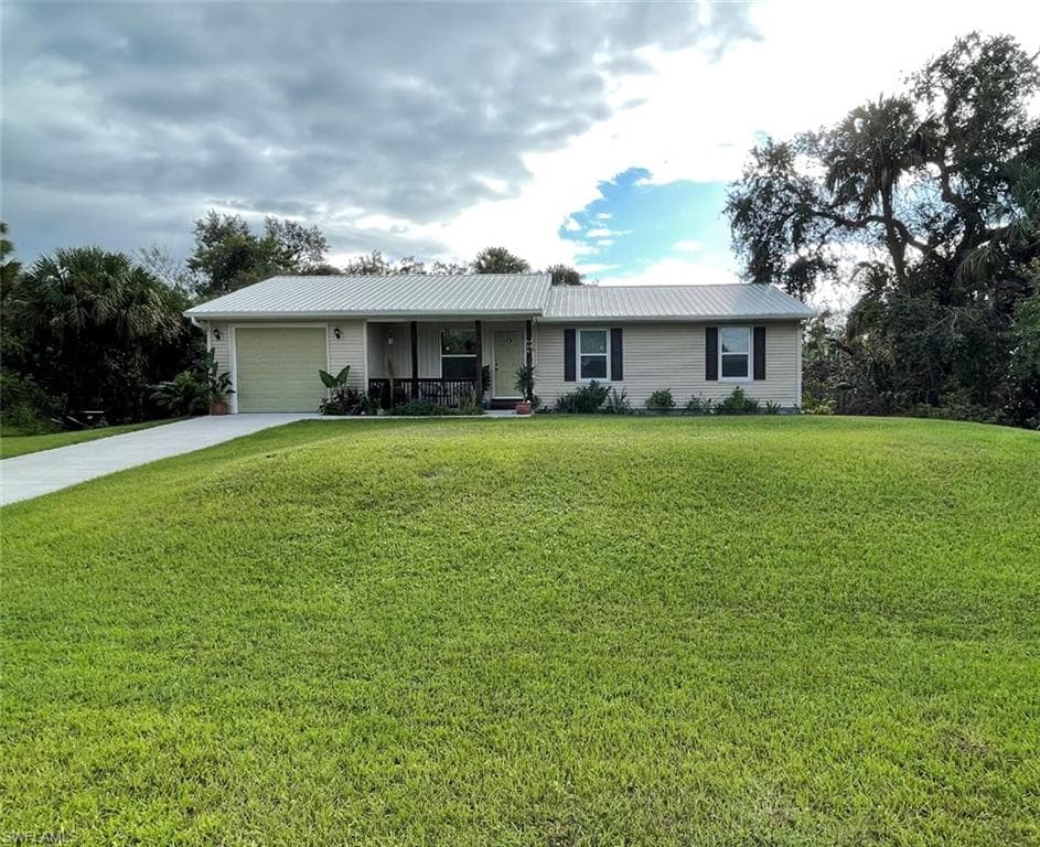 1016 N Bronze CT LABELLE, FL 33935